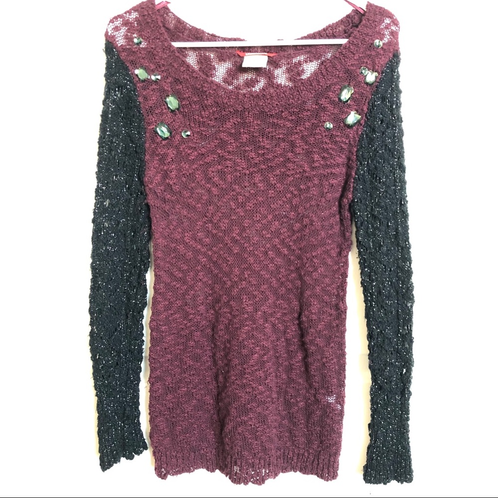 Union Bay Two tone sweater with sequent accent